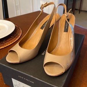 AnnTaylor Womens Size 9 peep toe sling heel cool khaki